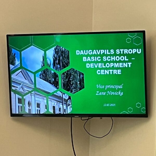 Daugavpils Stropu pamatskolā - attīstības centrā.