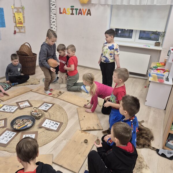 Aizejošā gada decembris ,, Bitītēs"