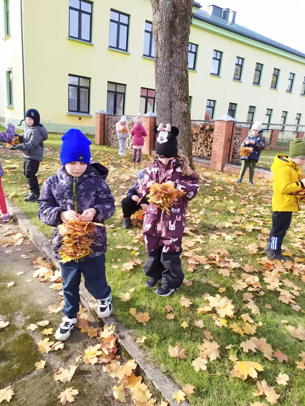 Krāsainie rudens darbi./gr. ,,Ežuku"/