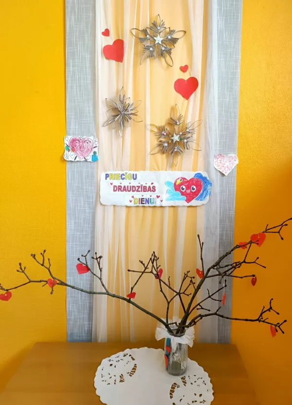 Draugu nedēļas pasākums ,, No sirsniņas uz sirsniņu"./ gr. ,, Kāpēcīši" /14.02.2025.