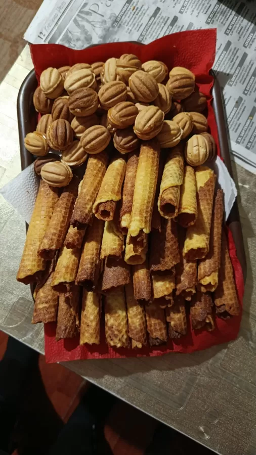 Paldies vecākiem par sarūpēto cienastu!