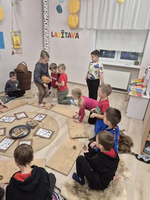 Aizejošā gada decembris ,, Bitītēs"