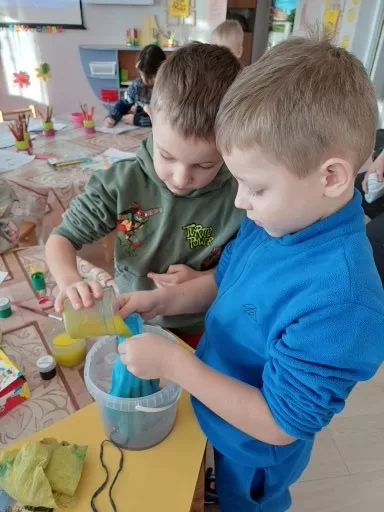 Skaistā ziema mudina darboties./,,Bitītes"