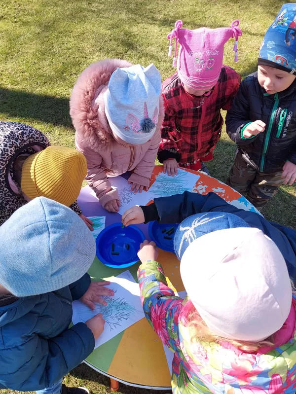 Āra nodarbība ,,Zvaniņos"; tēma - ,,Koki un krūmi" / 19.04.2021.
