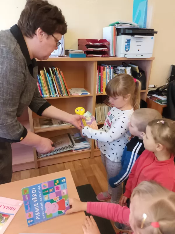 ,,Pūcīšu" lasītprieks. Ciemošanās bibliotēkā.    / 25.05.2022.