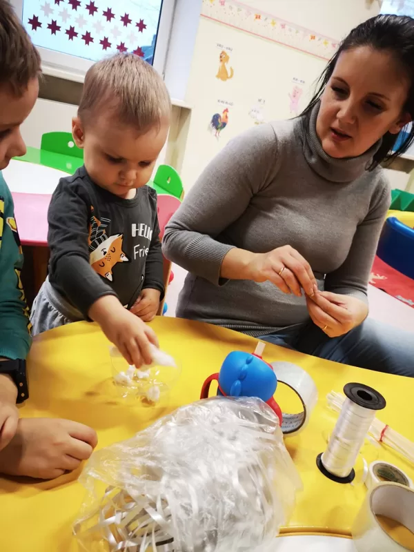 Radošās darbnīcas ar vecākiem ,,Ziemassvētku rotājumi eglītei"