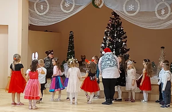 Ziemassvētki ,, Bitītēs"    / 21.12.2022.