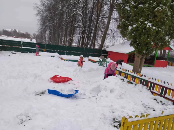 Grupas ,, Ežuki" Sniegavīru parāde.